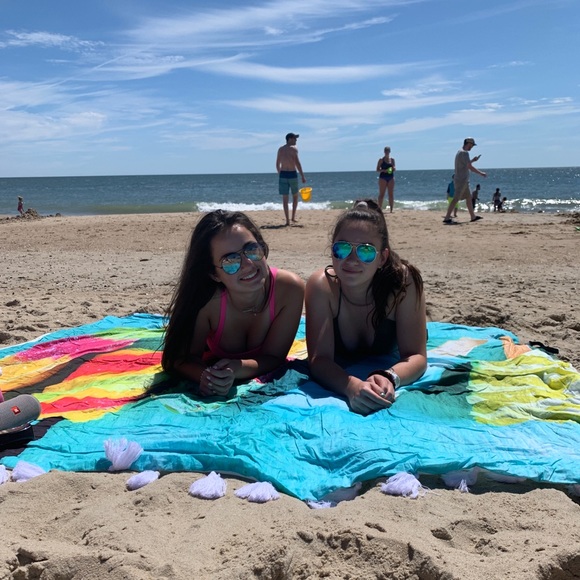 WELCOME TO MY CLOSET - Picture 3 of 4